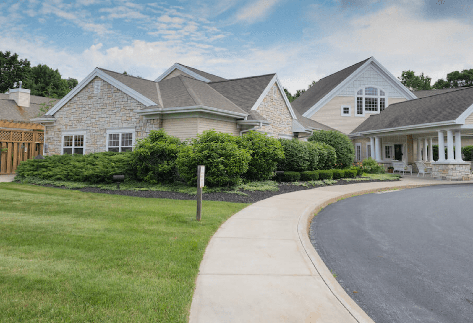 Peregrine Senior Living at Clifton Park | Memory Care in Clifton Park, NY
