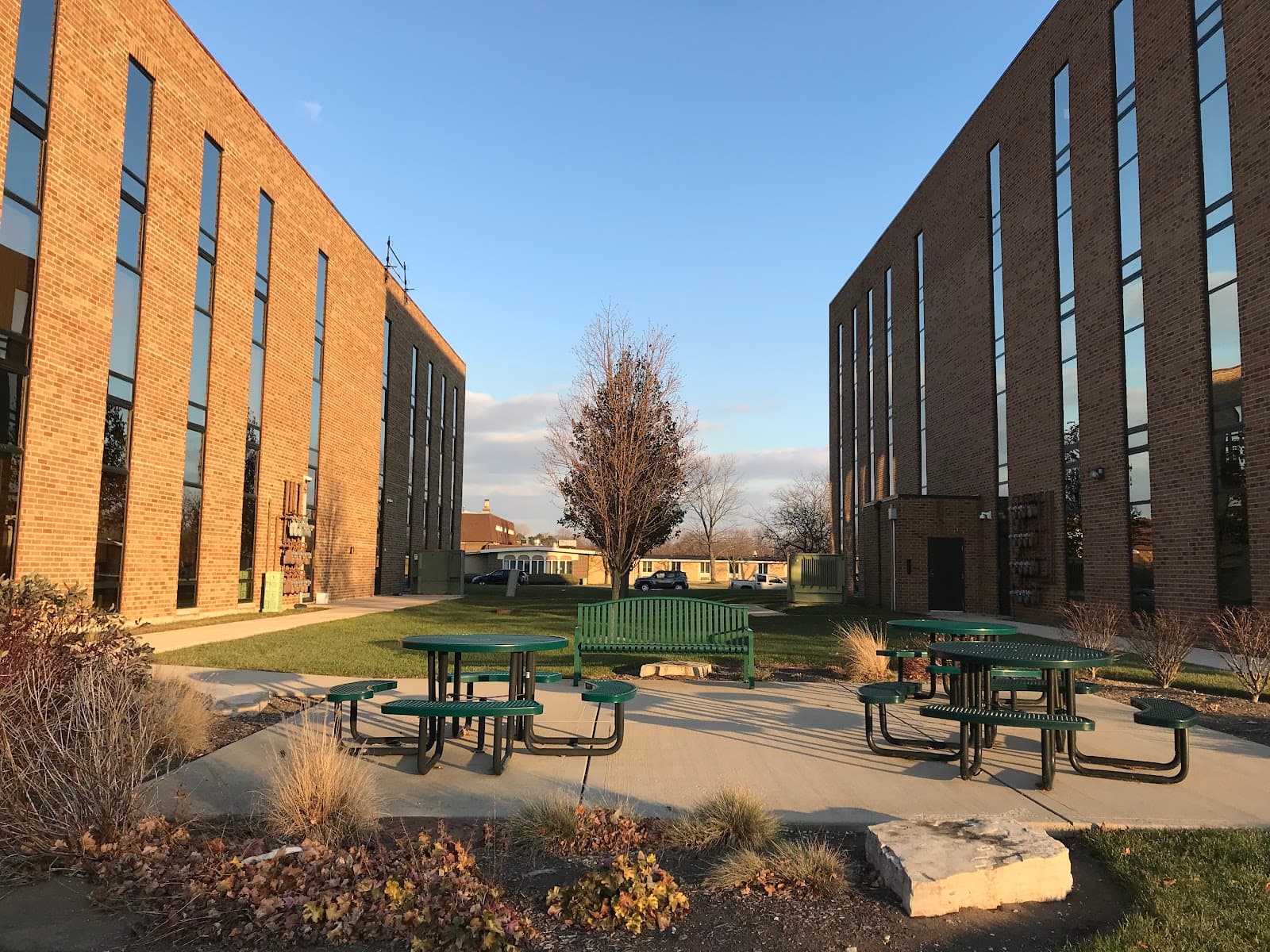 High Point Residence Tinley Park Memory Care & Supportive Living In Illinois