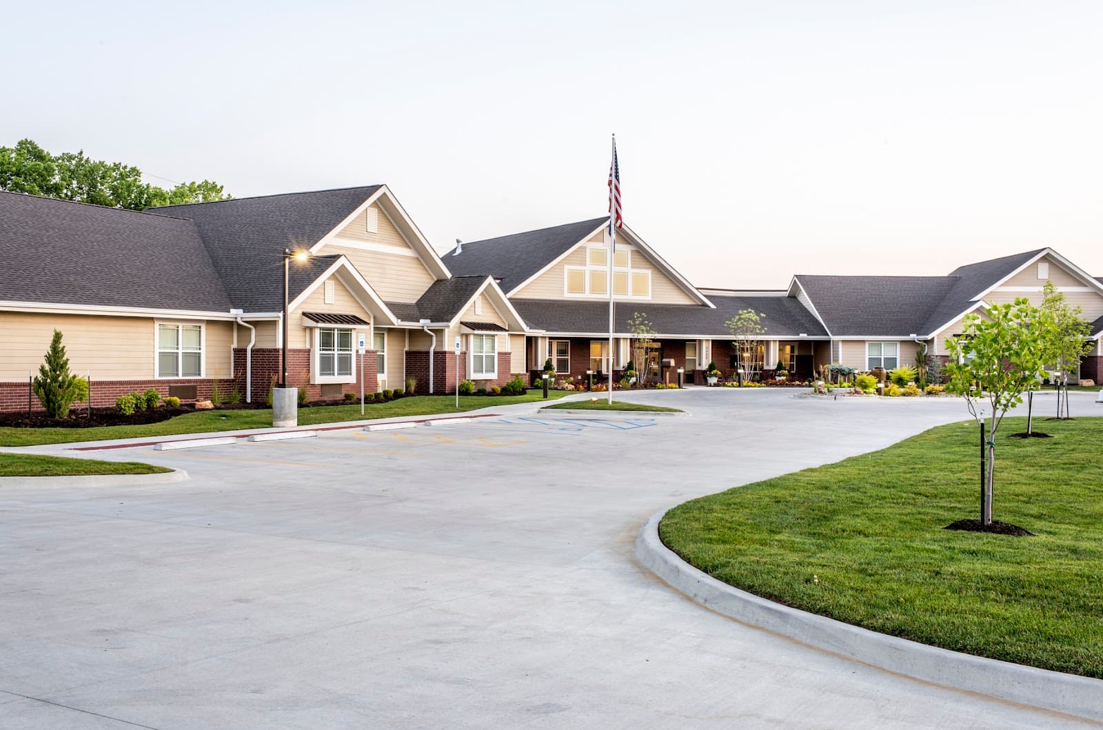 Cross Creek at Lee's Summit Memory Care & Assisted Living