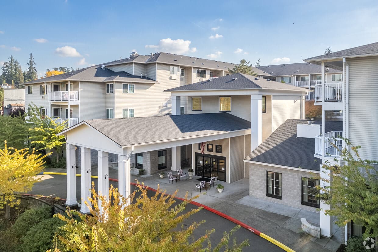 Courtyard Village At Raleigh Hills