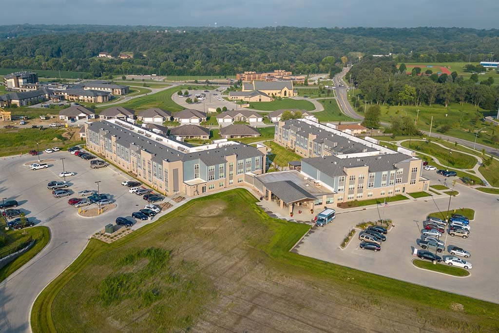 Immanuel: Graceview Courtyard
