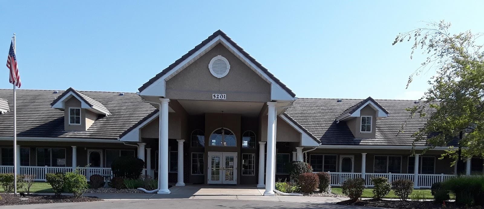 Colonial Oaks Senior Living at Leawood