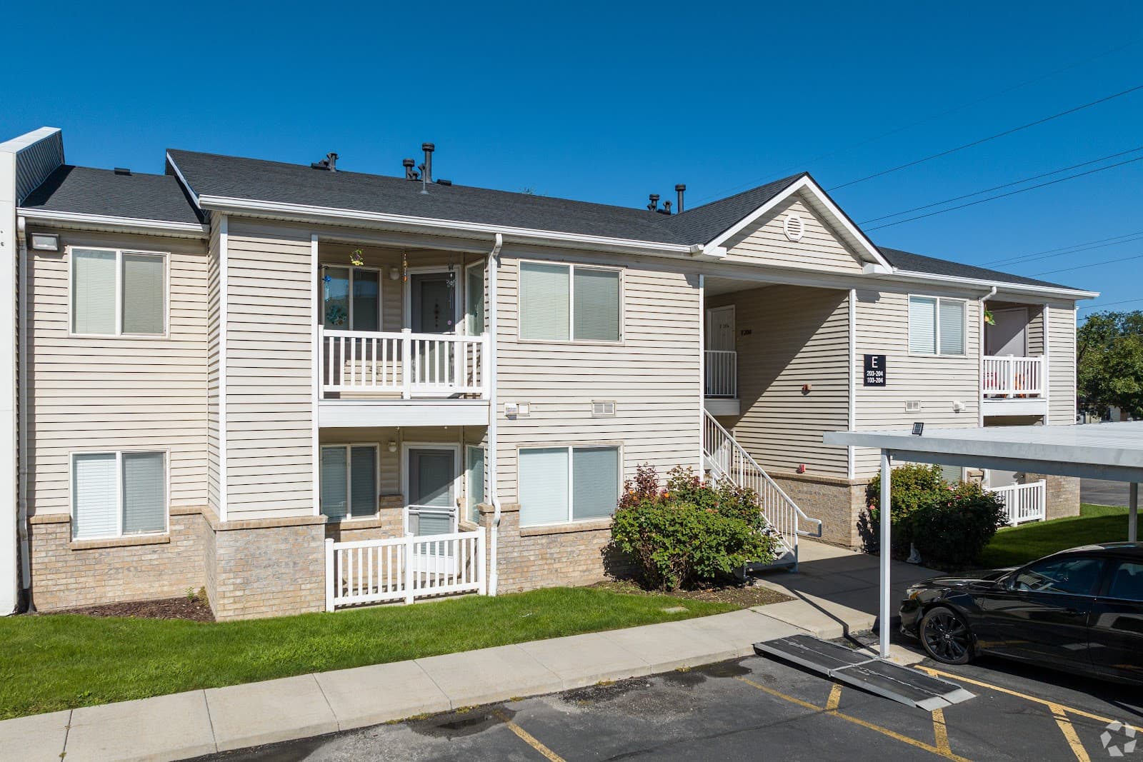 Creekside Village Apartment Homes