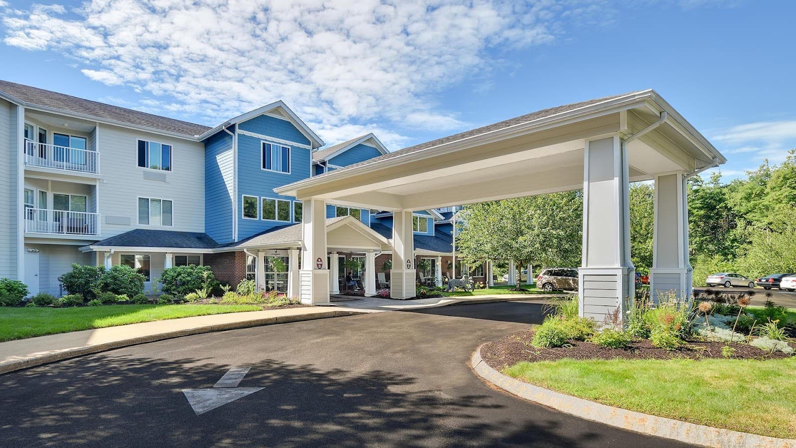 Holiday Maple Suites