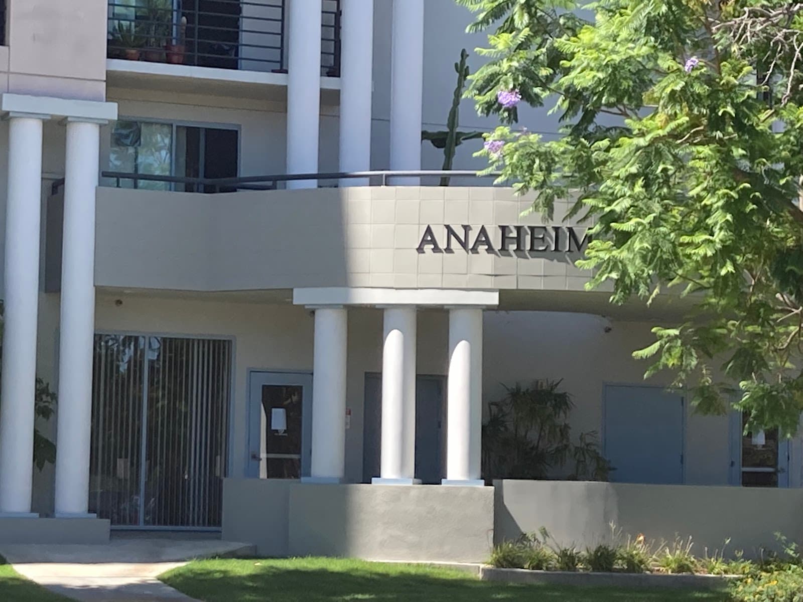 Anaheim Memorial Manor | An RHF Community