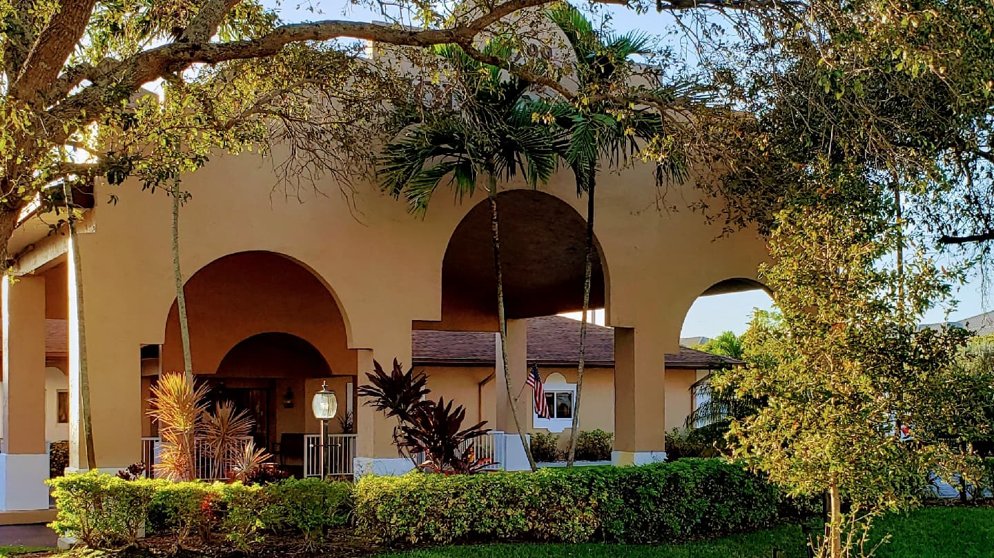 The Colony Club Alf