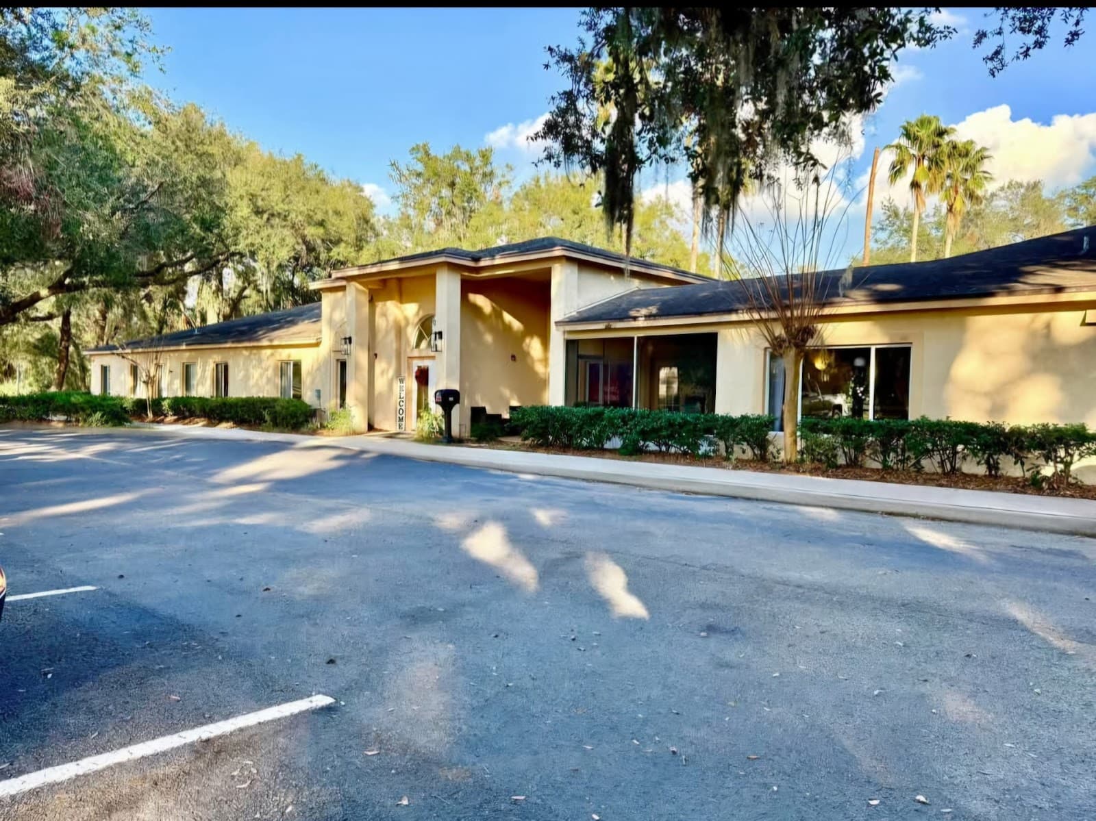 Aus Senior Living at Bartow