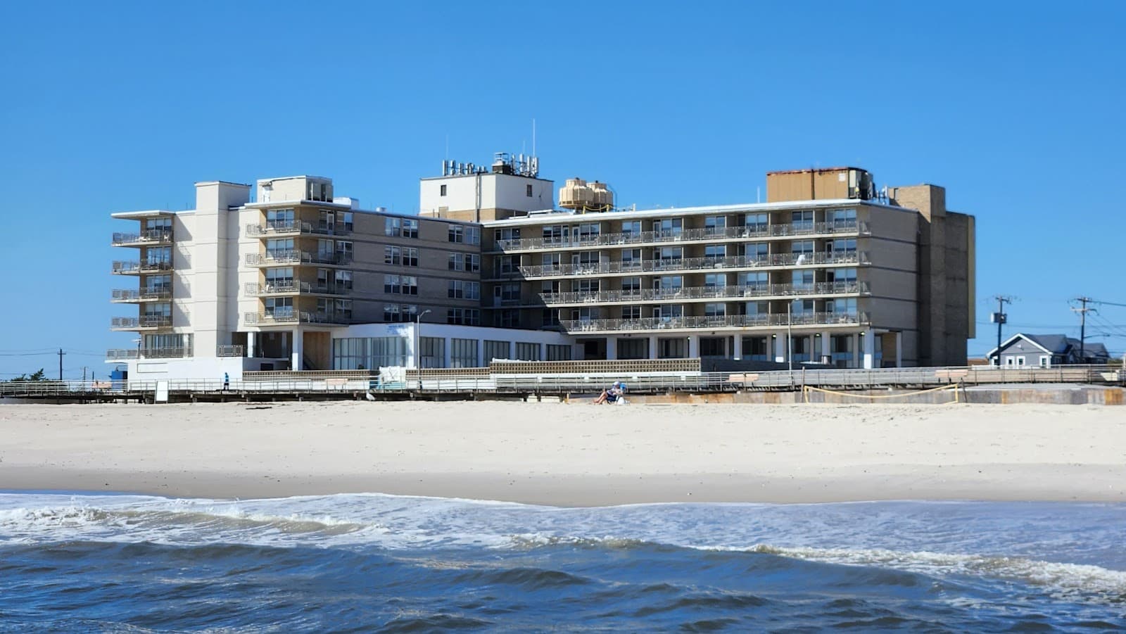 New Nautilus Hotel