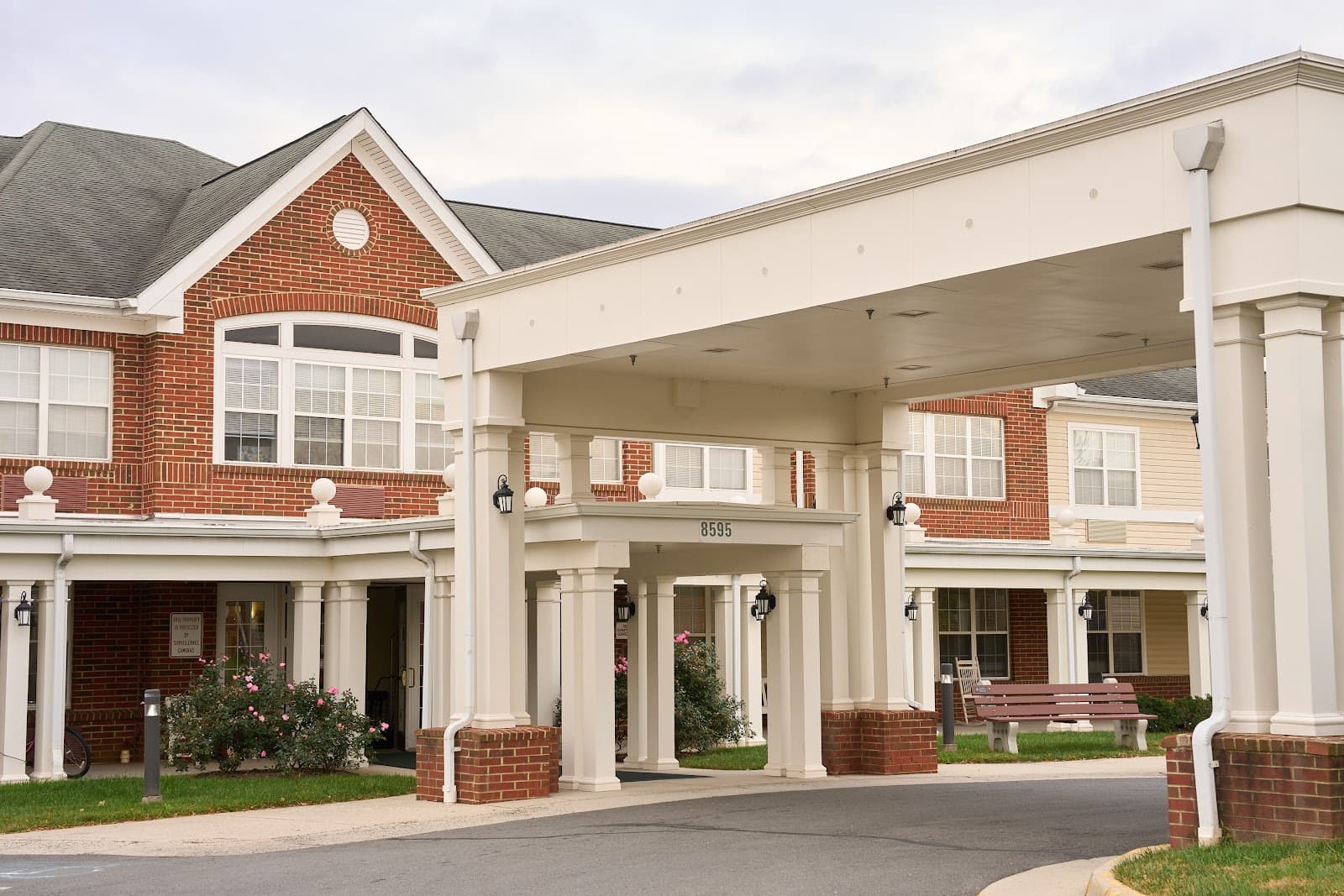 Willow Oaks Court