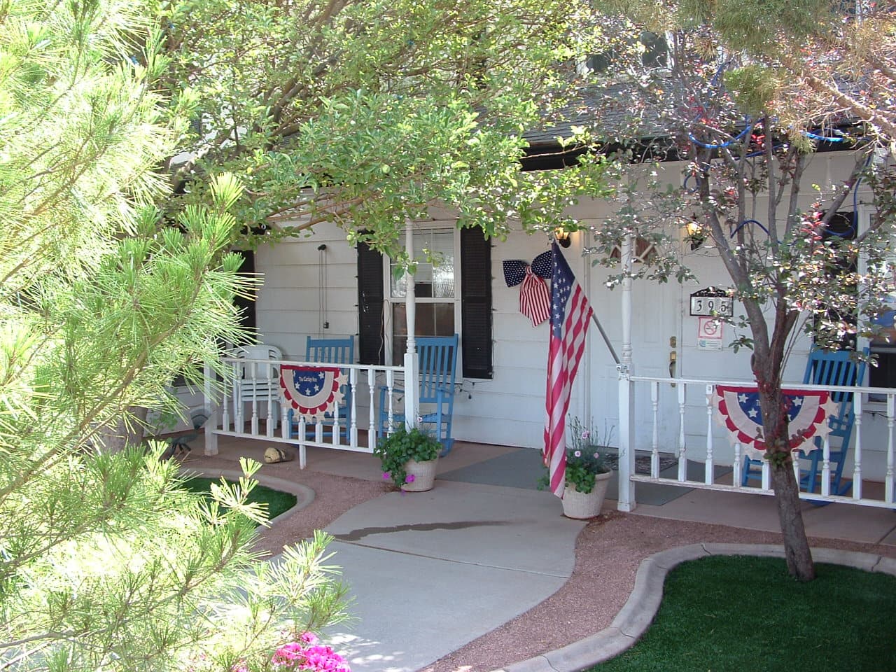 Carriage House On West Garden Lane