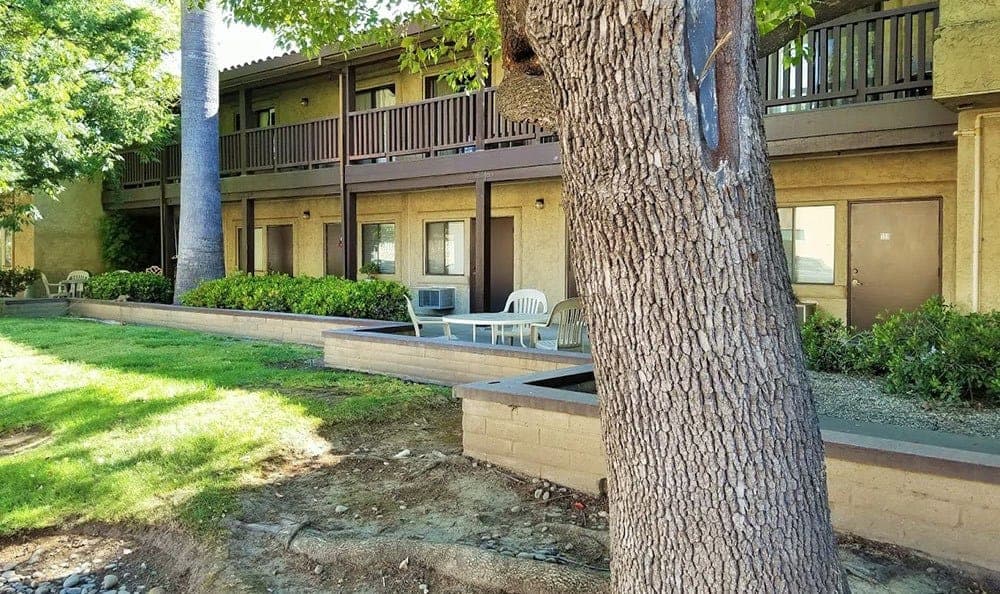 Leisure Manor Apartments