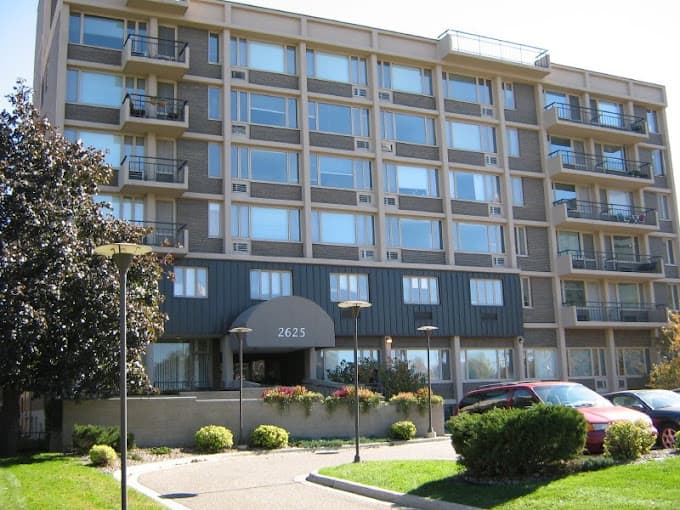 Ebenezer Loren on Park Apartments