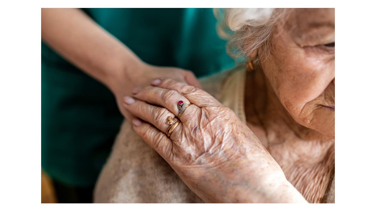 14 Dementia Red Flags You Need to Be Aware Of