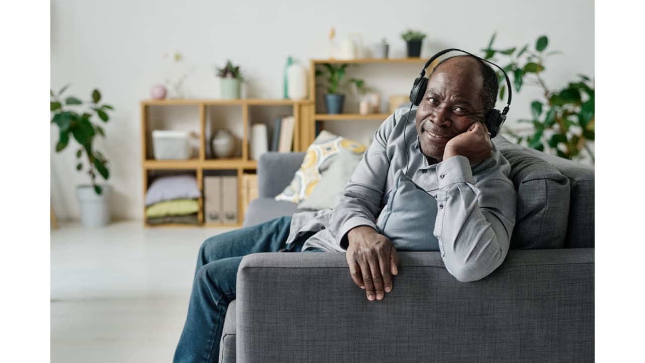 How Music Therapy Helps to Improve Senior Cognitive Health