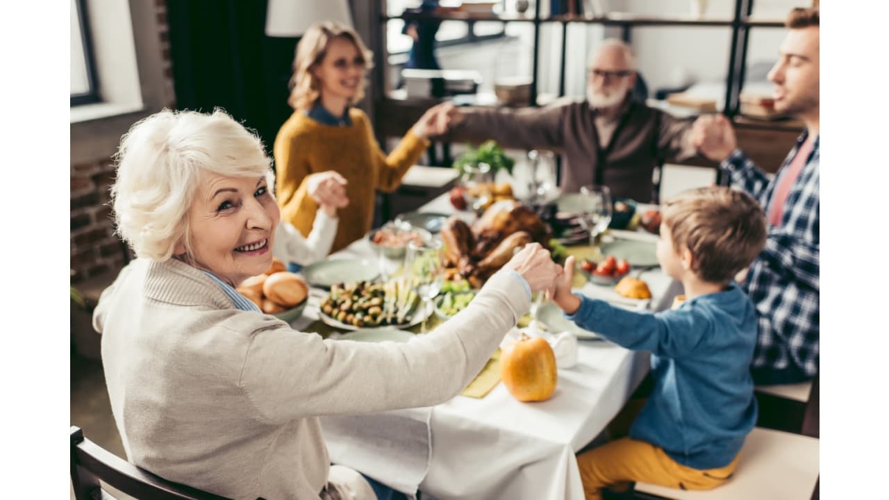 Celebrating Holidays in Senior Communities: A Guide for Families