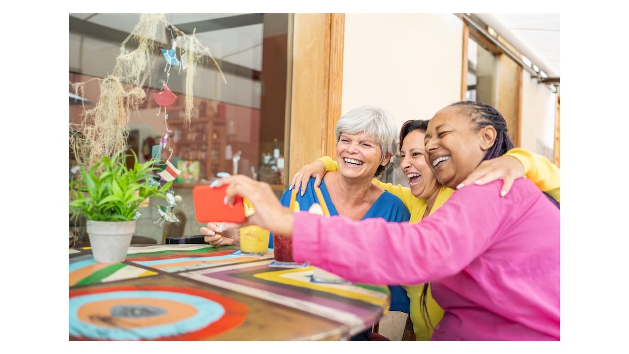 How Senior Living Communities Foster Connection and Comfort Year-Round