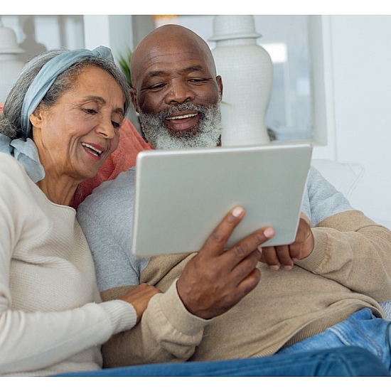5 Tips and Tricks That Can Help Seniors Stay Connected Through Social Media